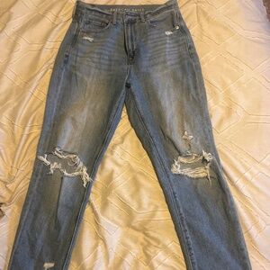 American Eagle mom Jean